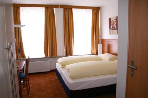 Hotel Evido Salzburg City Center — hotel room