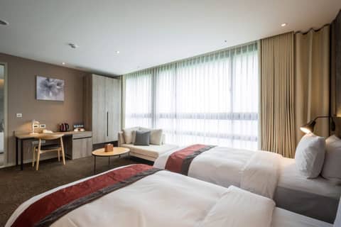 Green World NanGang — hotel room