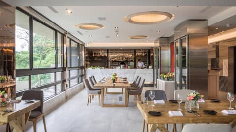 Green World NanGang — dining