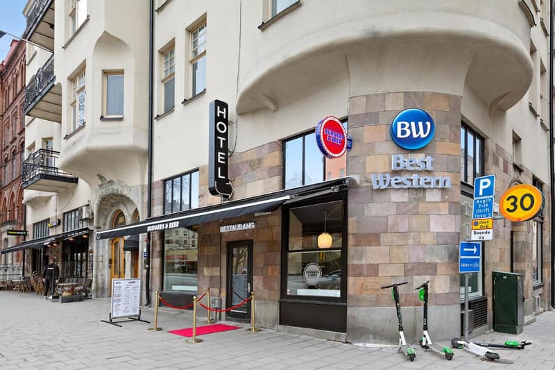 Best Western Hotel at 108 — building