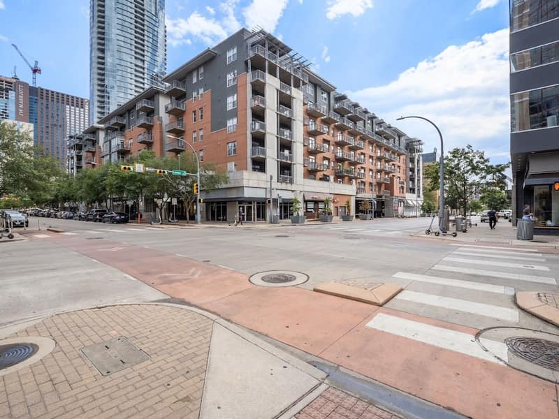 Kasa Downtown Austin — building