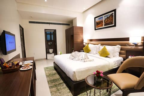 Leisure Inn Grand Chanakya — hotel room