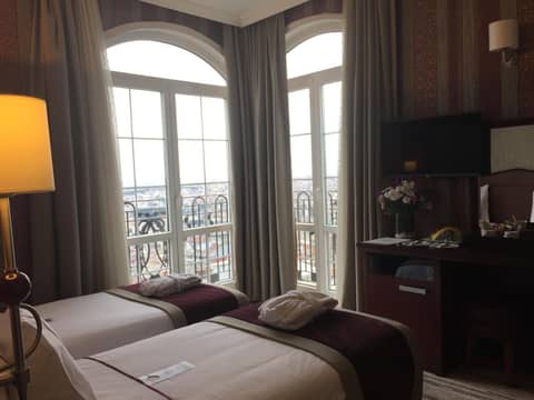 Taksim Gonen Hotel — hotel room