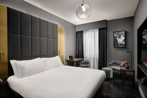 Hotel AMANO Covent Garden — hotel room