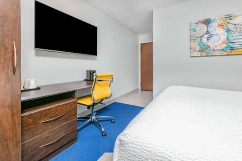 Microtel Inn & Suites by Wyndham Austin Airport — photo 9