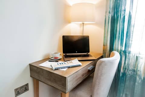 Astor Court Hotel — hotel room
