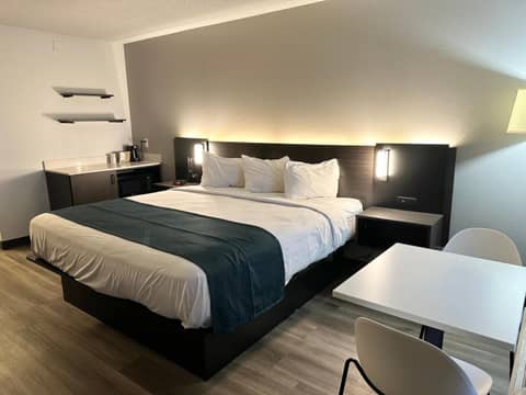 Studio 6 Suites Louisville KY Airport/Expo Center — photo 2