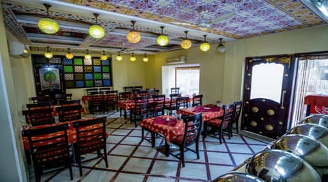 Nahargarh Haveli-Near Train station Metro — photo 8
