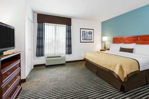 Baymont by Wyndham Denver International Airport — photo 3