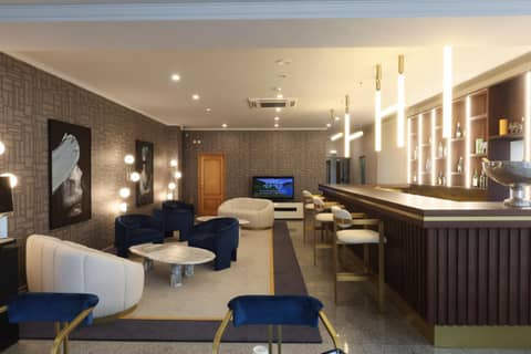 Hotel America — lounge