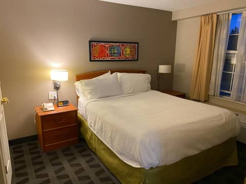 MainStay Suites Middleburg Heights Cleveland Airport — photo 2