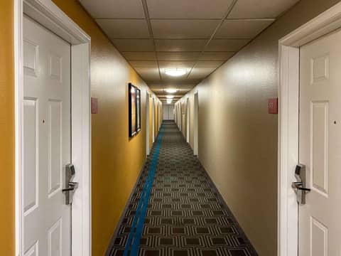MainStay Suites Middleburg Heights Cleveland Airport — photo 5