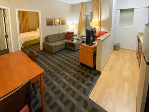 MainStay Suites Middleburg Heights Cleveland Airport — photo 8