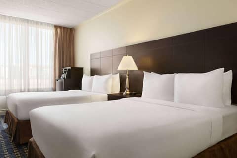 Travelodge by Wyndham Quebec City Hotel & Convention Centre — photo 4
