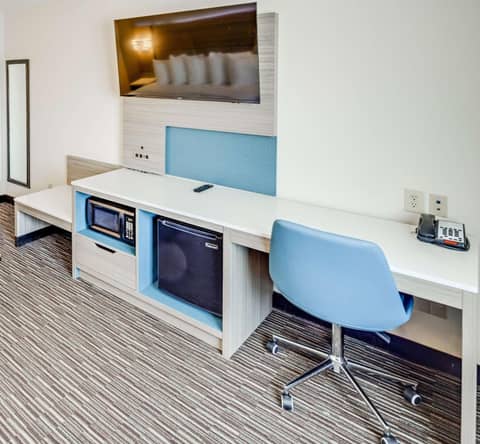 Best Western Columbus Airport — hotel room