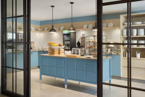 Country Inn & Suites by Radisson Asheville River Arts District — photo 9