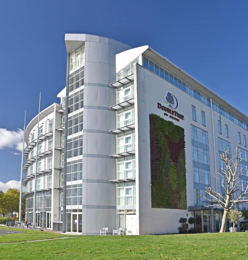 DoubleTree By Hilton London Excel — building