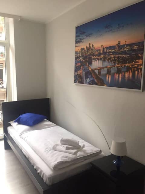 Main Hotel Frankfurt City — hotel room